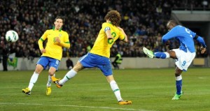 Il gol di Balotelli nell'ultimo precedente tra Italia e Brasile (Ginevra, 21 marzo 2013, 2-2 finale) 