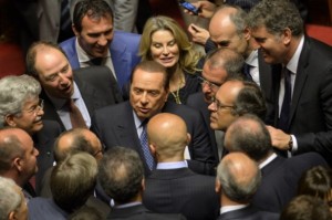 berlusconi senato accerchiato senatori pdl