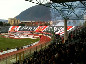 Lo spettacolo della curva Sud del San Francesco d'Assisi