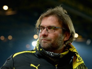 Klopp, il tecnico del Borussia, si trova ad affrontare l'emergenza in difesa.