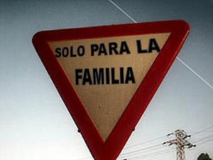 parentopoli 5 stelle solo para familia