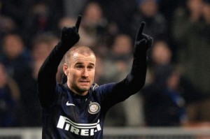 Palacio regala il derby all'Inter