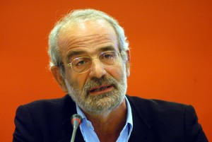 Alekos Alavanos, predecessore di Tsipras alla guida di Syriza