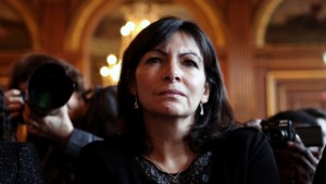 anne-hidalgo-a-lance-un-defi-a-nkm-sur-la-parite-au-sein-des-listes-10496460azddc_1713