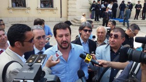 salvini su immigrazione attacca renzi e alfano