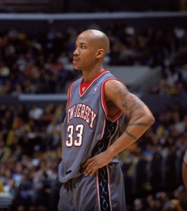 Un'immagine di Marbury "all alone" ai Nets