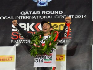 Guintoli festeggia il titolo SBK a Losail