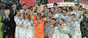 Il Real Madrid di Ancelotti festeggia la vittoria del Mondiale per Club 