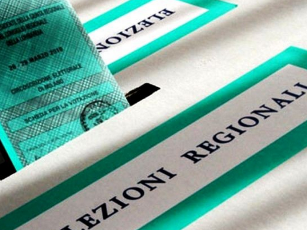urna elettorale con scritta elezioni regionali di colore verde
