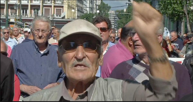 pensioni greche anziano arrabbiato