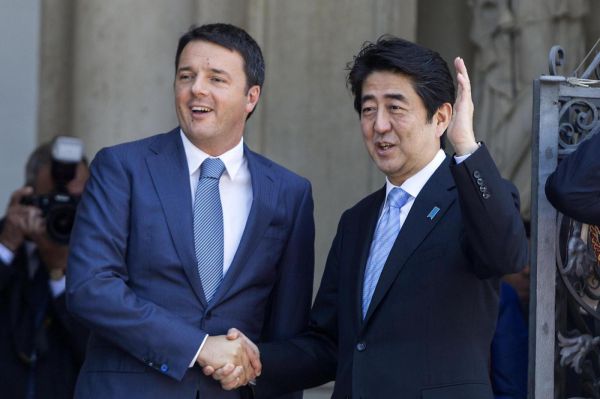 Renzi e Abe primo ministro giapponese