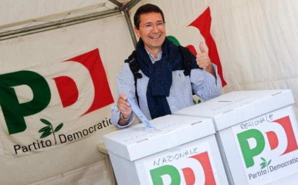 primarie roma, ignazio marino in foto mentre vota a primarie pd