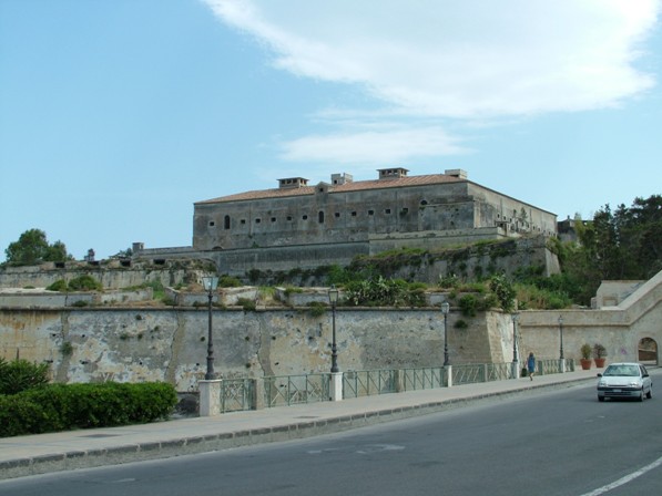 rosario crocetta regione sicilia castello svevo augusta