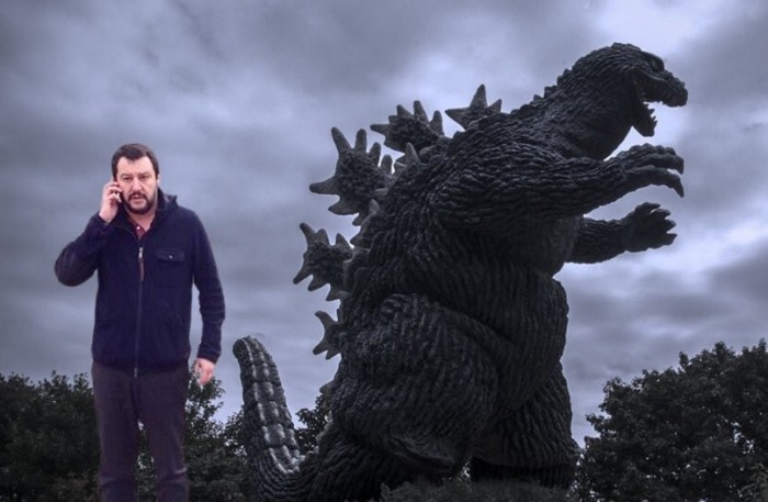 Salvini tra i dinosauri