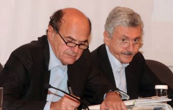 Partito Democratico, Matteo Renzi, Bersani e D'Alema seduti affianco durante un convegno