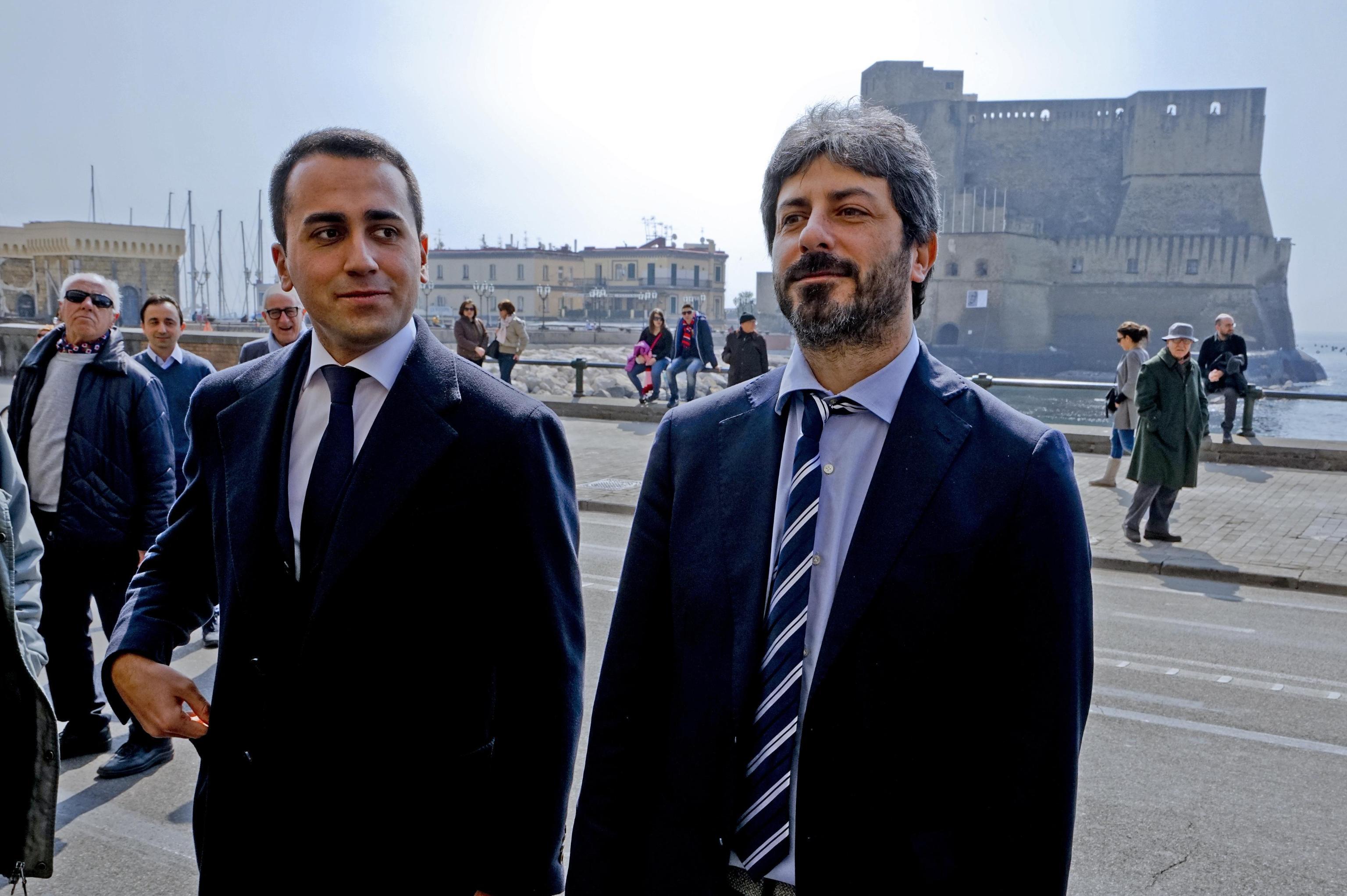 Luigi Di Maio e Roberto Fico in una foto d'archivio del 19 marzo 2016. ANSA / CIRO FUSCO