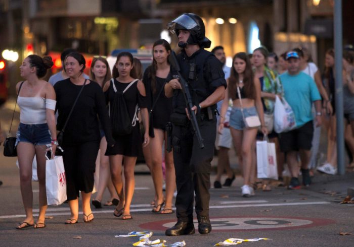 attentato barcellona, boldrini, umano