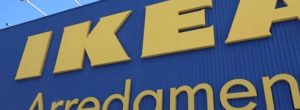 Fratelli d’Italia contro Ikea perché ‘discrimina gli eterosessuali’