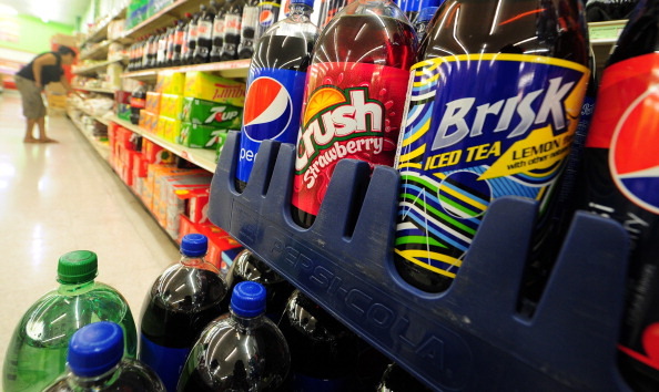 Tassa dei grillini sulla Coca Cola per finanziare le promesse elettorali Tassa dei grillini sulla Coca Cola per finanziare le promesse elettorali