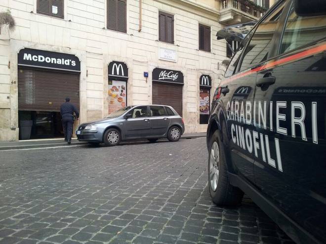 Roma, allarme bomba al McDonalds di piazza di Spagna