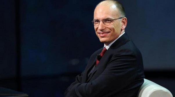 Enrico Letta in uno studio televisivo