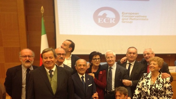 foto di gruppo ecco i senatori che hanno lasciato berlusconi per passare con fitto