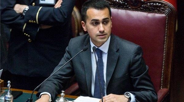 di maio alla camera seduto in primo piano