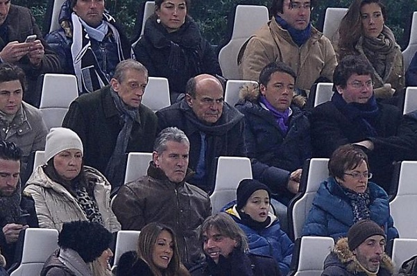 allo stadio fassino bersani e renzi in tribuna allo stadio franchi di firenze