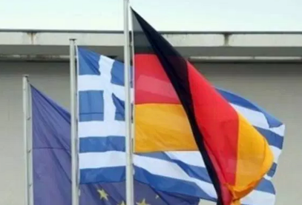 bandiera germania davanti a quella della grecia e dell'unione europea
