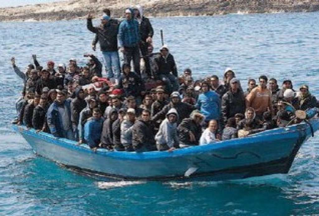 migranti su barca