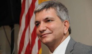 nichi vendola in primo piano che sorride