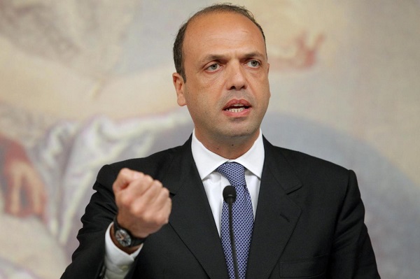 attentato parigi, Il leader di Ncd Angelino Alfano