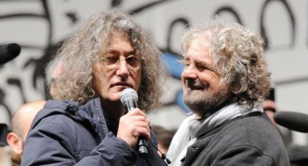 movimento 5 stelle casaleggio e grillo uno di fianco all'altro