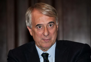 primo piano di giuliano pisapia