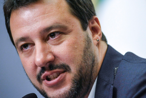 primo piano di matteo salvini