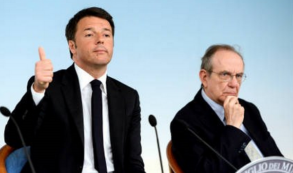 il premier renzi ed il ministro dell'economia padoan in conferenza stampa