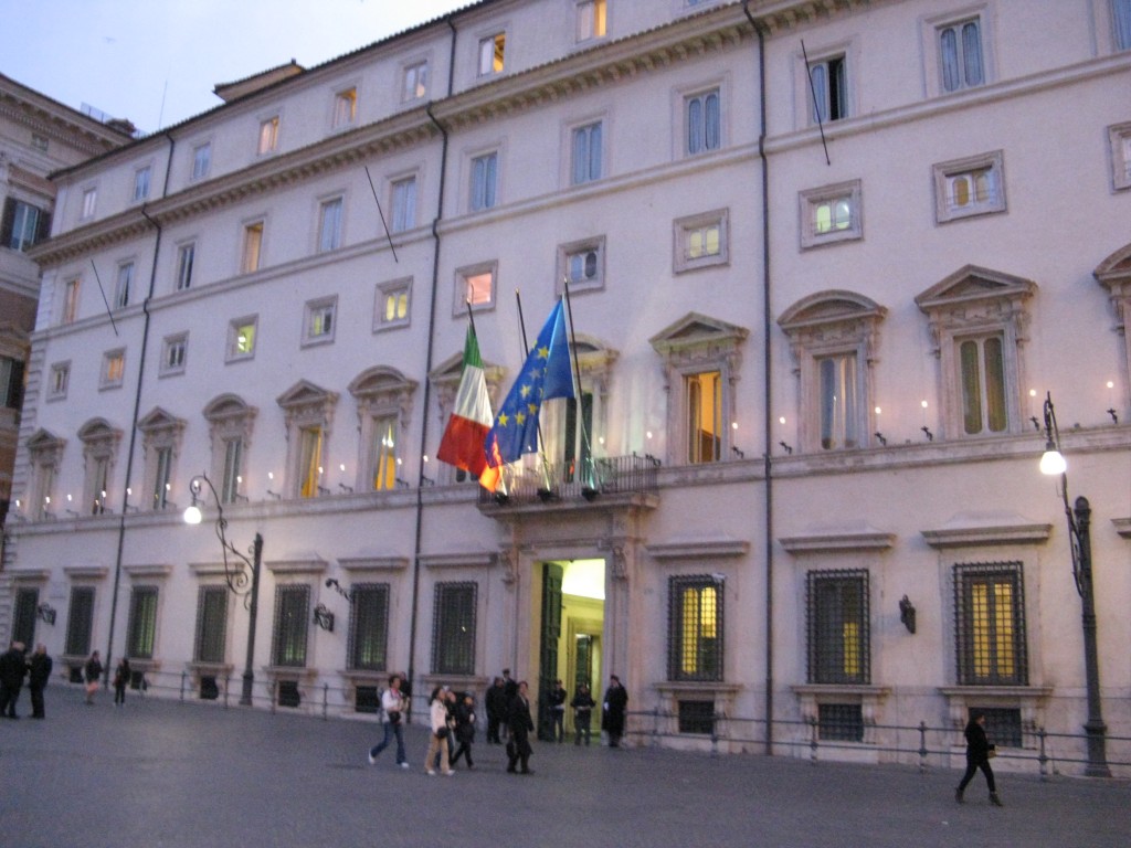 Matteo Renzi, Tecnici, Politica