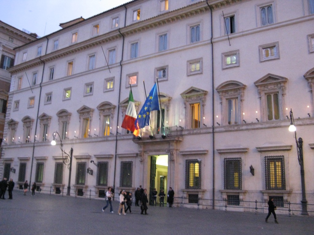 Matteo Renzi, Tecnici, Politica