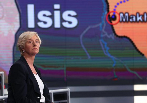 italia iraq roberta pinotti, isis, afghanistan, ministro difesa ospite di un programma tv ed alle sue spalle schermo con scritta isis