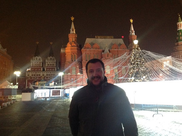 Salvini, Putin, Russia, il leader della Lega ritratto in una foto scattata a Mosca