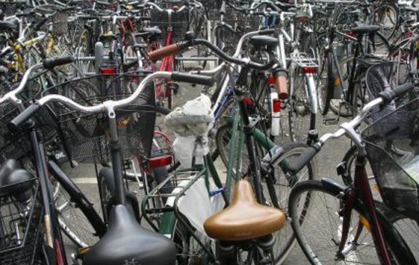 tassa sulla bicicletta, tasse, marco filippi, un'immagine che ritrae molte bici su strada
