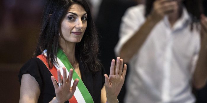 movimento 5 stelle, sondaggi politici, virginia raggi