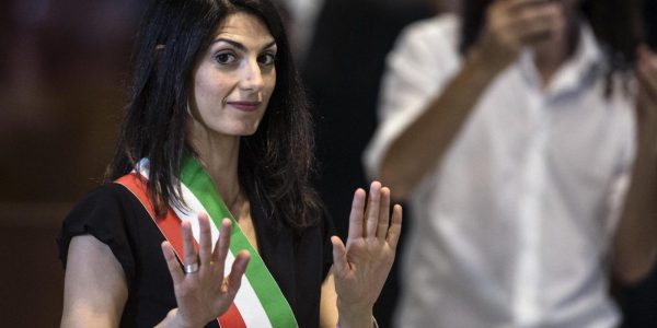 movimento 5 stelle, sondaggi politici, virginia raggi