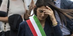 Sondaggi politici Euromedia: Raggi bocciata dai romani