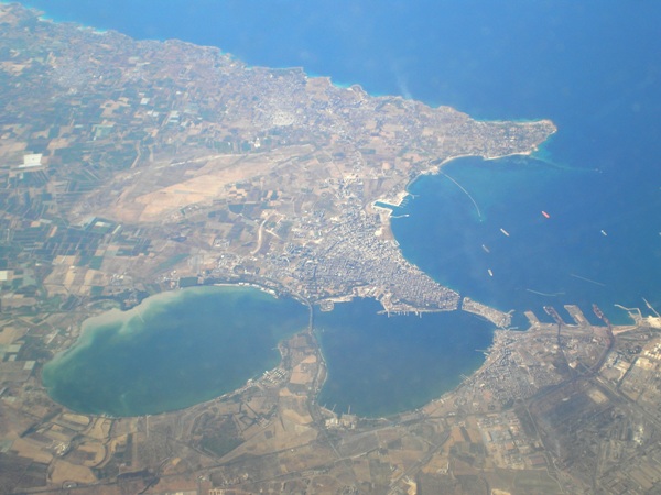 Elezioni comunali Taranto 2017, candidati sondaggi e risultati - vista aerea del Golfo di Taranto