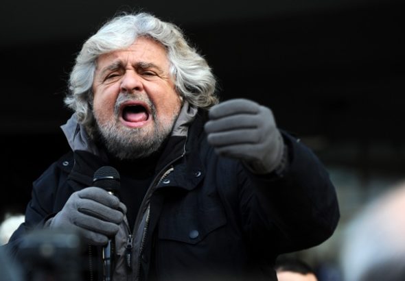 Sondaggi politici Swg: gli italiani bocciano ancora i politici