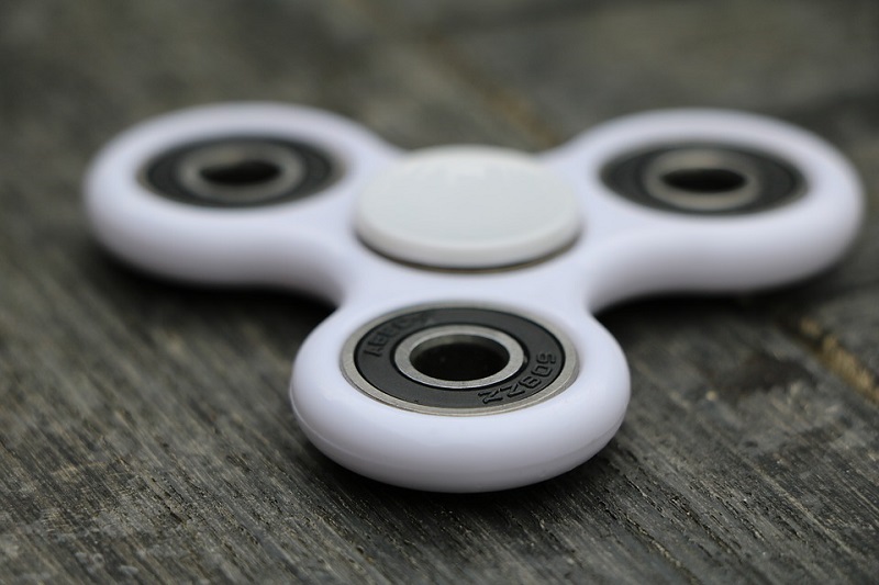 Fidget Spinner: com'è nato e perché è un antistress