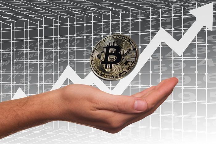 Bitcoin supera i 5600 dollari, ecco perché