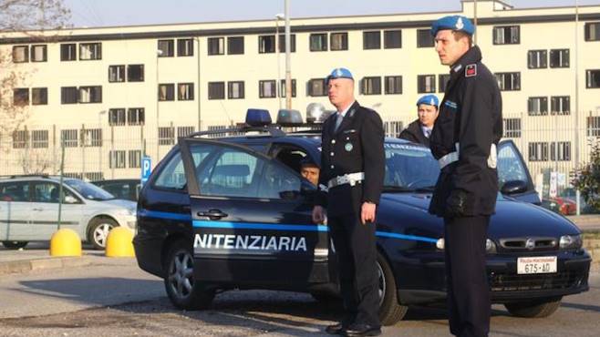 Concorso Polizia Penitenziaria, bando rinviato