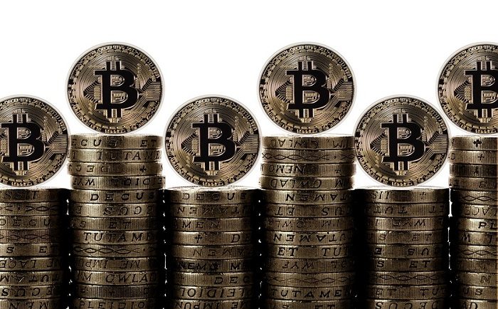 Bitcoin record sopra 8 mila dollari e pagamenti Pos in Italia